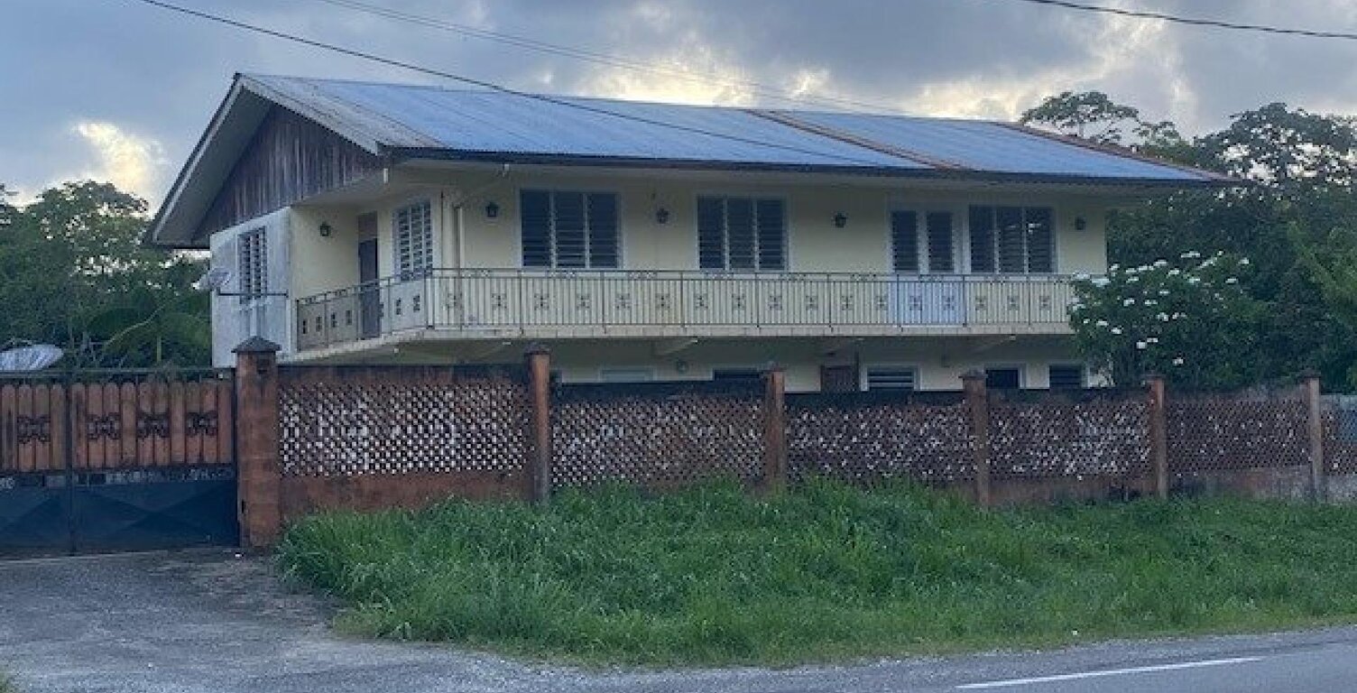 Maison R+1 de 270m2 - 2 T3 RDC & 1 T6 à l'étage — photo 1