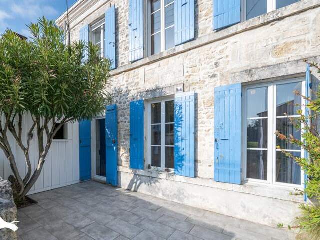 Maison en pierre de 3 pièces principales — photo du bien