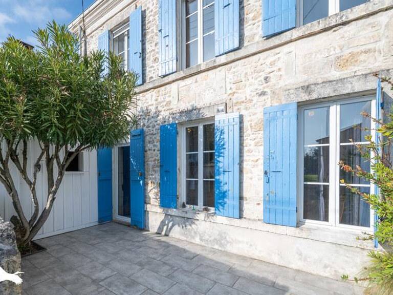Maison en pierre de 3 pièces principales — photo 1