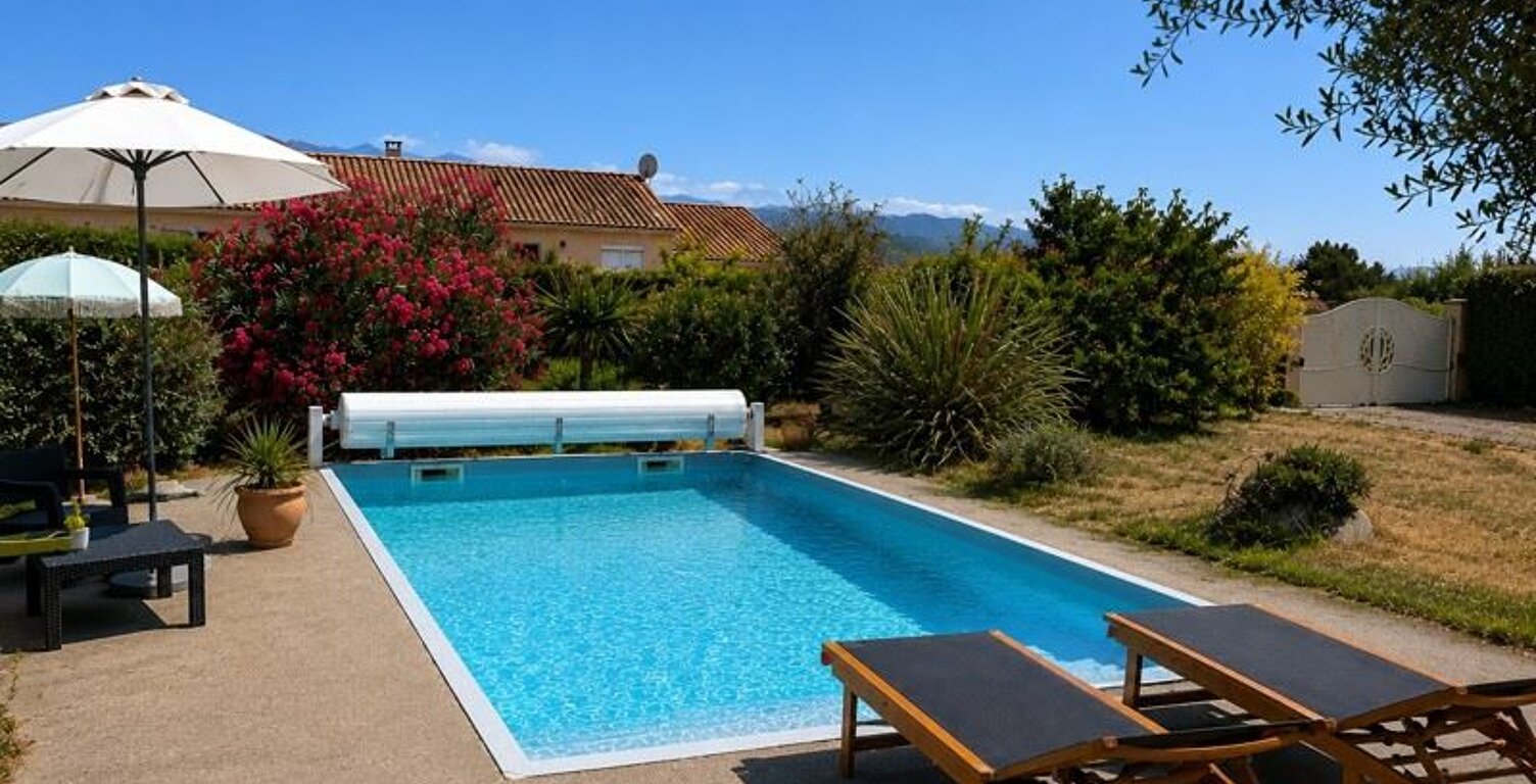 Villa de 6 pièces principales — photo 1