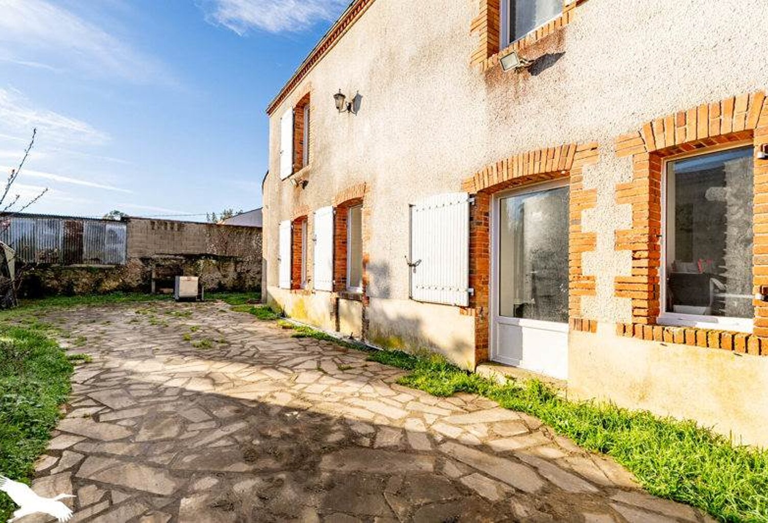 Maison en pierre de 7 pièces principales — photo 1