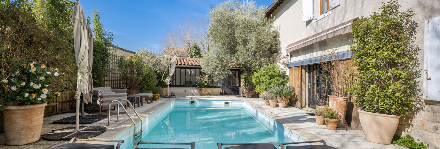 Maison 8 Pièces 275 m² à vendre à Saint-Bernard (01600)