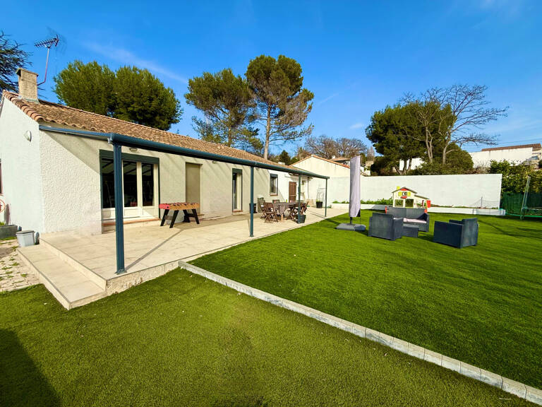 Belle maison de plain-pied de 105m2, garage double, boulodrome et piscine hors-sol — photo 1
