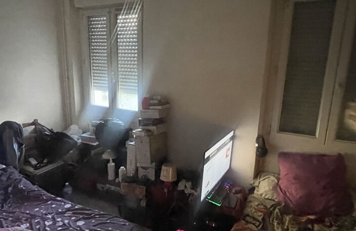 Appartement T3 LOUE   49 m2   Marseille 13004   Cinq Avenues / Chartreux — photo 4