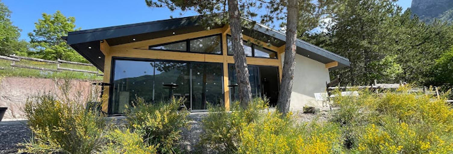 Maison 20 Pièces 300 m² à vendre à Clamensane (04250)