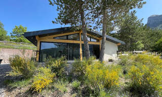 Maison 20 Pièces 300 m² à vendre à Clamensane (04250)