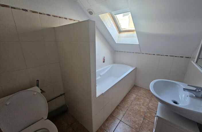 Poitiers, Appartement de type 3 avec place de parking — photo 5