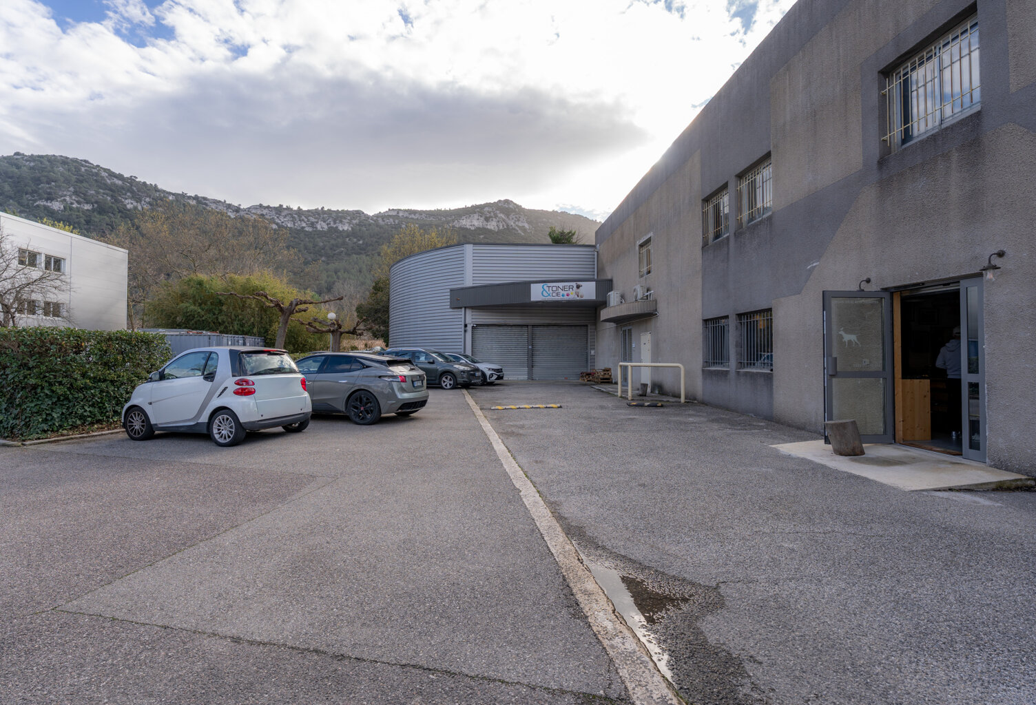 SHOWROOM 133 — photo 1