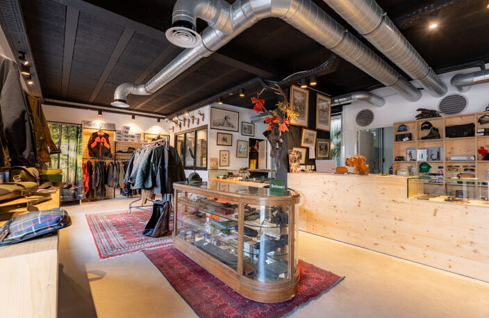 SHOWROOM 133 — photo 2