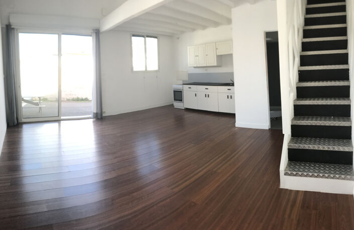 Vente appartement 2 pièces de 50m2 en duplex avec terrasse e — photo 2