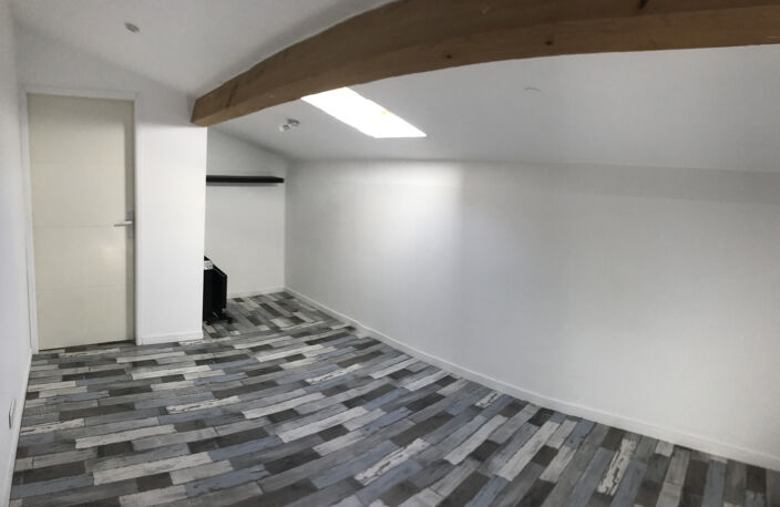 Vente appartement 2 pièces de 50m2 en duplex avec terrasse e — photo 3