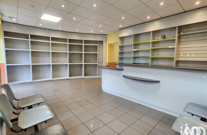 Vente Local d'activités 143 m&sup2; — photo 2