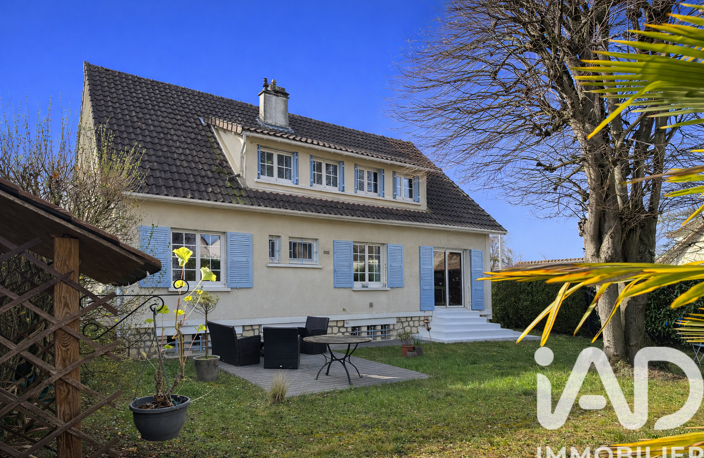 Vente Maison/villa 9 pièces — photo 2