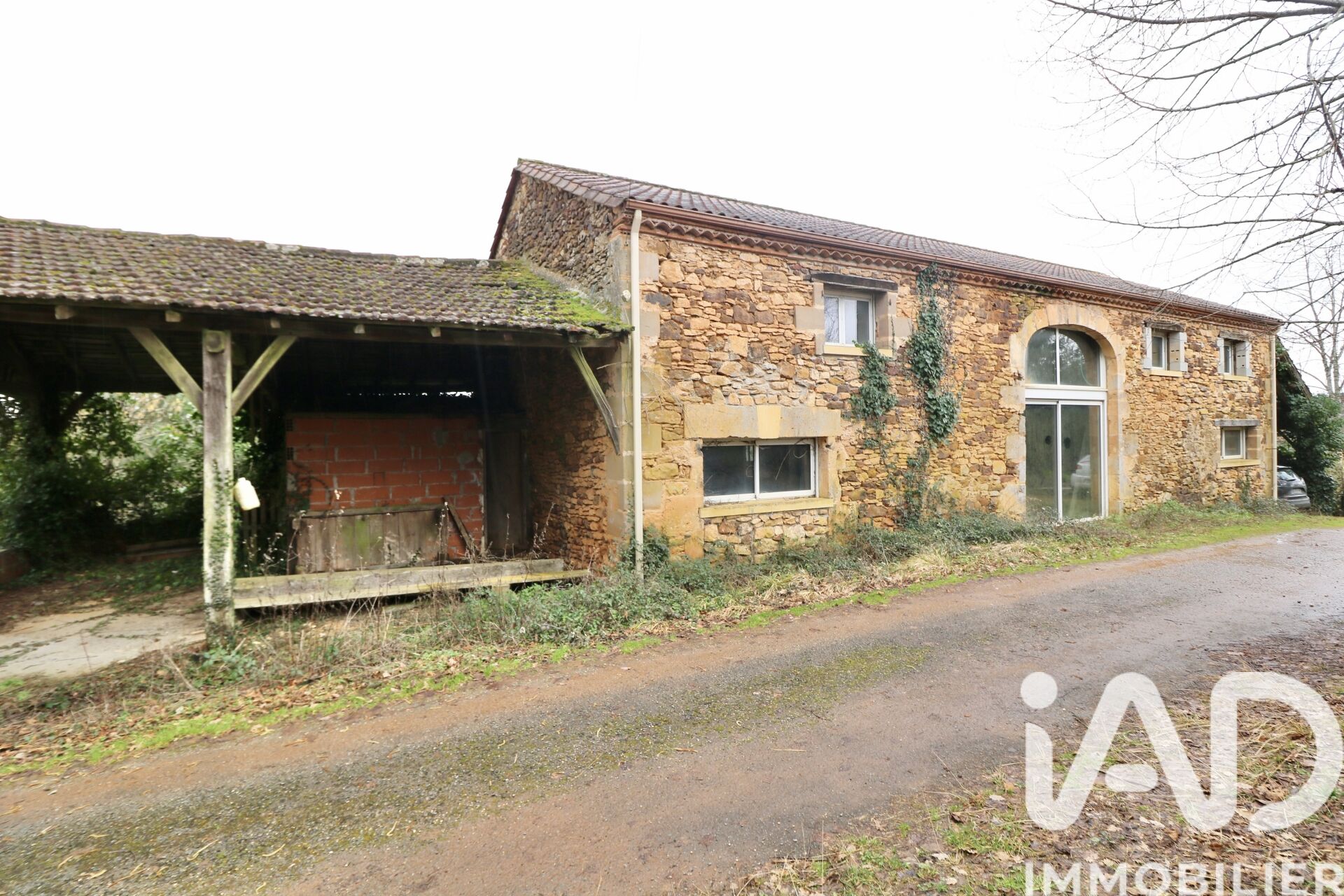 Sauveterre-La-Lemance - 229m² - 6p. - 5ch.