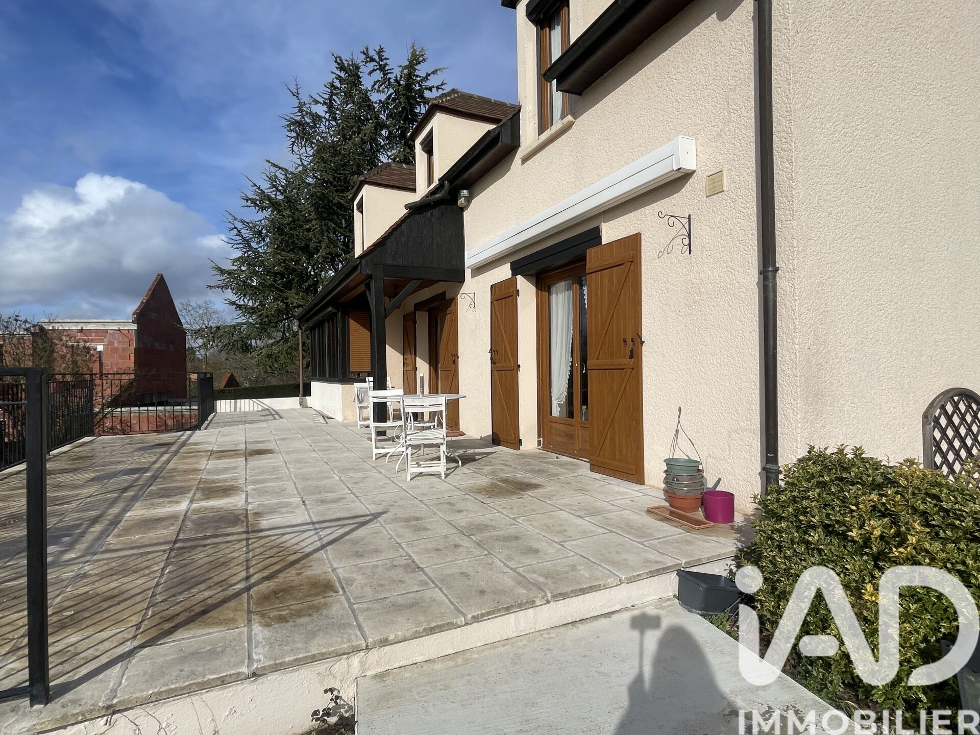 Varennes-Jarcy - 145m² - 6p. - 4ch.