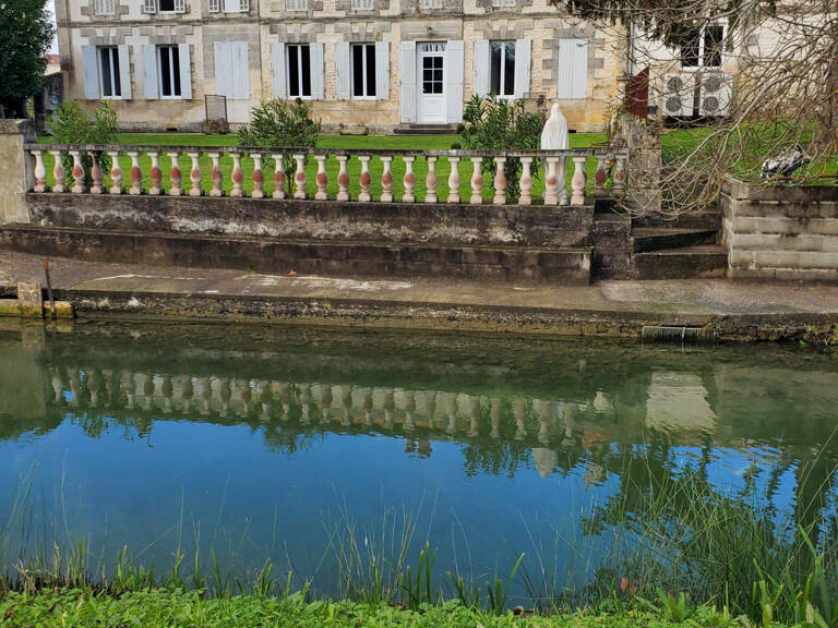 Maison, 10 pièces, surface de 247 m2  sur terrain de 15057 m — photo 1