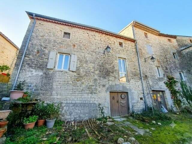   À VENDRE : Maison de caractère en pierres + dépendance - Cœur de Berrias ! — photo du bien