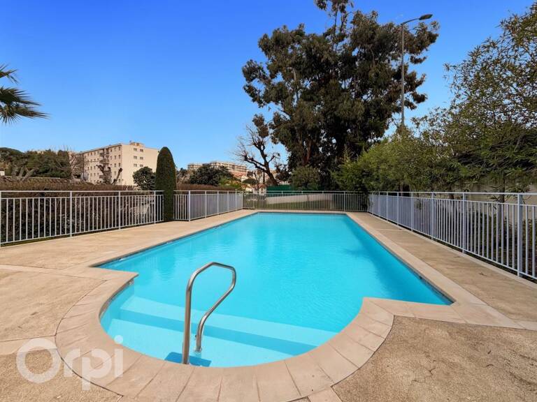 APPARTEMENT 2 PIÈCES - TERRASSE - GARAGE - PISCINE — photo 1