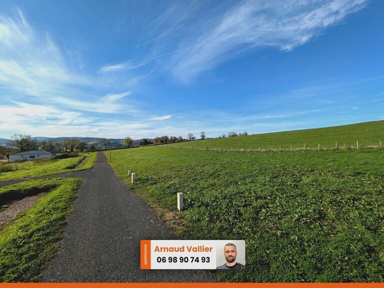 Terrain constructible et viabilisé de 806 m² à SAINT MARTIN D'ESTREAUX (42) — photo 1