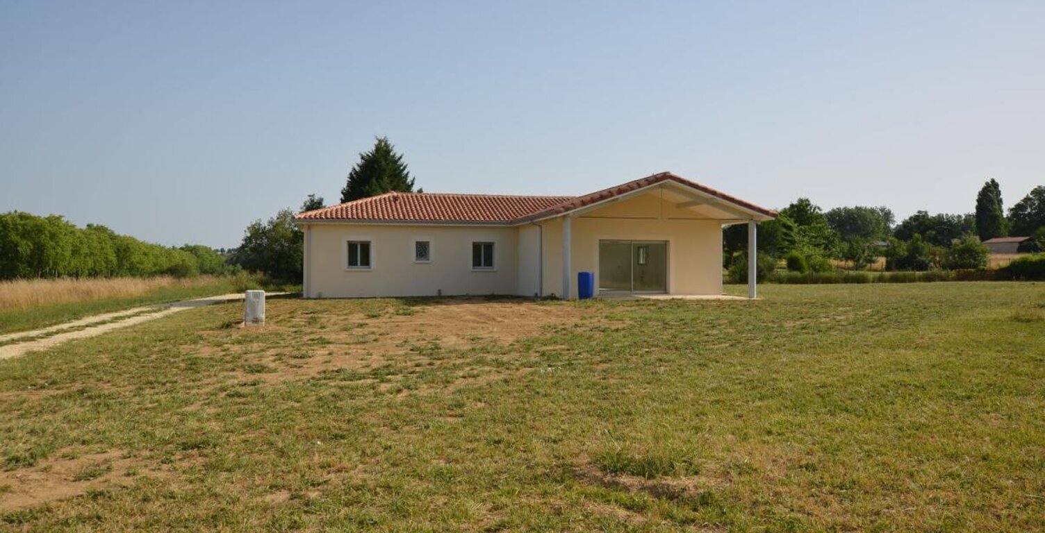 A vendre, Gers, secteur de Condom : Maison de plain-pied neuve, très économe, 4 chambres, garage et jardin de 2 851m². Proche des commodités et services de base d'un village — photo 1
