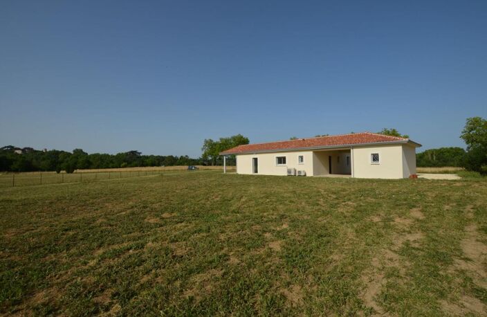A vendre, Gers, secteur de Condom : Maison de plain-pied neuve, très économe, 4 chambres, garage et jardin de 2 851m². Proche des commodités et services de base d'un village — photo 5