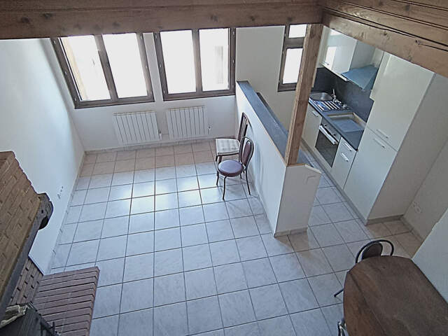 Maison de bourg rénovée - 3 pièces - secteur calme - CHATELDON (63290) — photo du bien