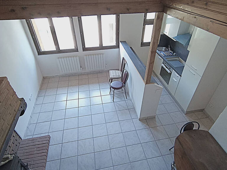 Maison de bourg rénovée - 3 pièces - secteur calme - CHATELDON (63290) — photo 1