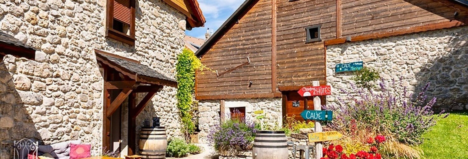 Maison 10 Pièces 300 m² à vendre à Thollon-les-Mémises (74500)