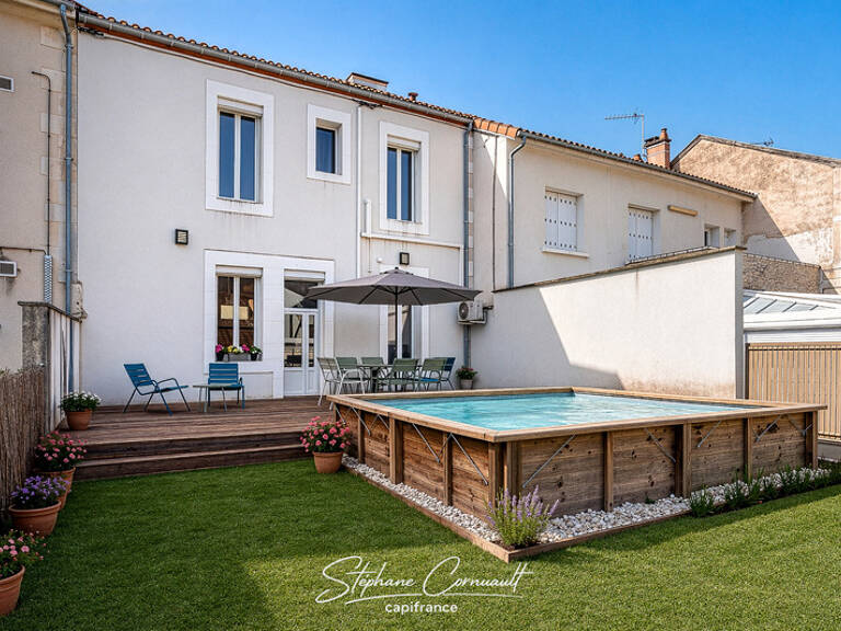 Maison de 147 m² avec piscine et jardin — photo 1