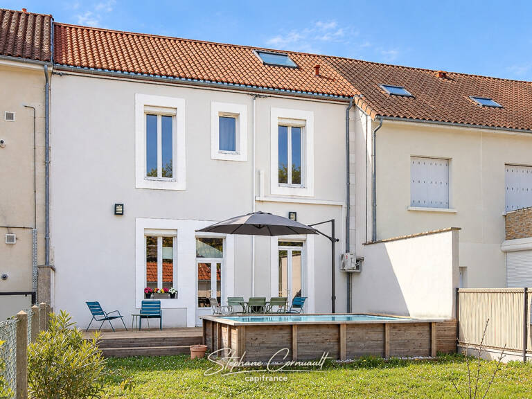 Maison de 147 m² avec piscine et jardin — photo 1