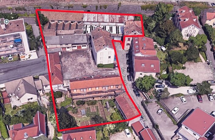 Doubs (25), à vendre Besançon,  5 Immeubles + 1 Atelier + terrain de 3417 m2  Besançon, quartier Chaprais — photo 2