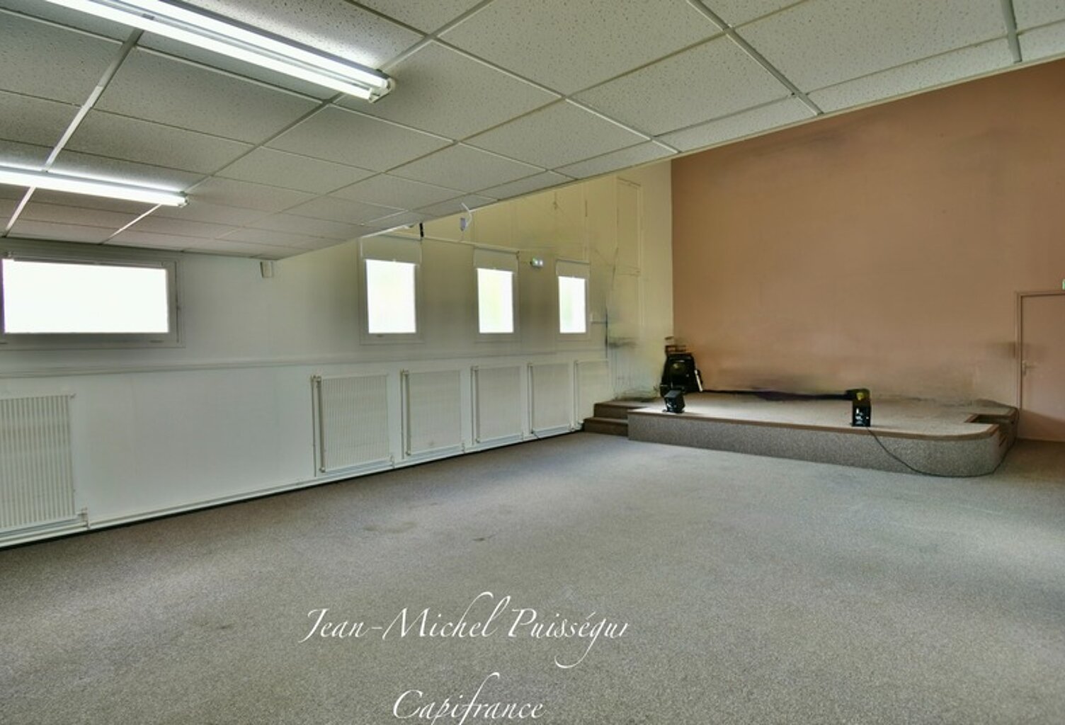 Dpt Haute Garonne (31), à vendre SAINT GAUDENS Local Professionnel 170m2 + Stationnement Aérien — photo 1
