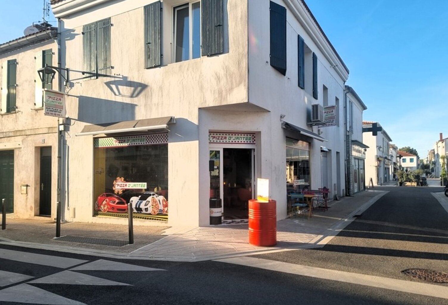 LE CHATEAU D'OLERON (17) emplac N°1 cœur de ville A Vendre le Fonds de Commerce charmante PIZZERIA très réputée — photo 1