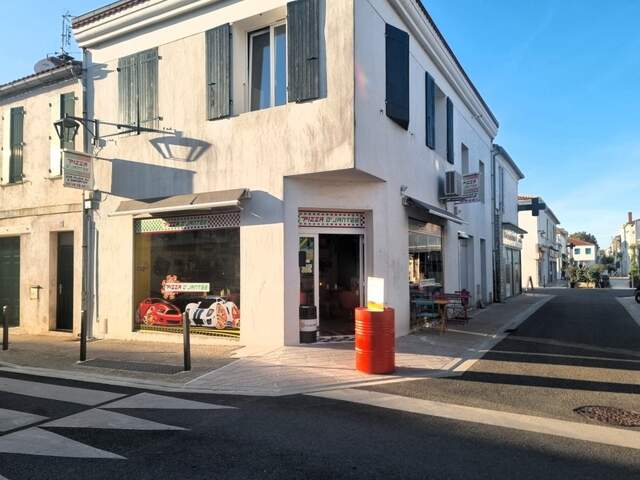 LE CHATEAU D'OLERON (17) emplac N°1 cœur de ville A Vendre le Fonds de Commerce charmante PIZZERIA très réputée — photo du bien