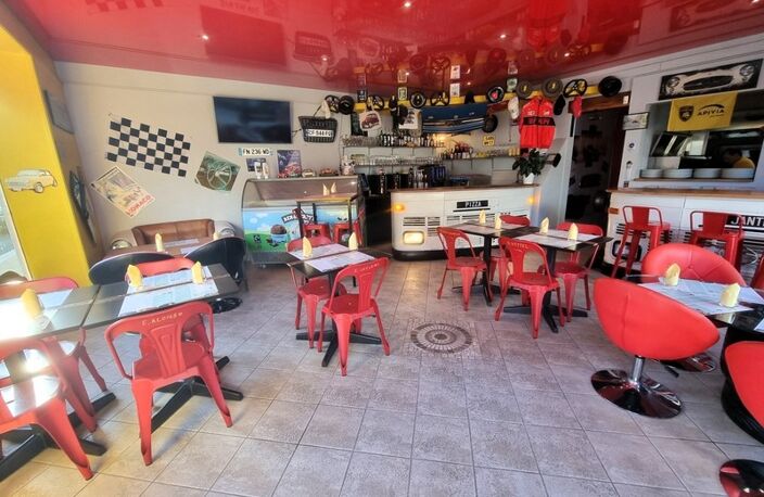 LE CHATEAU D'OLERON (17) emplac N°1 cœur de ville A Vendre le Fonds de Commerce charmante PIZZERIA très réputée — photo 3