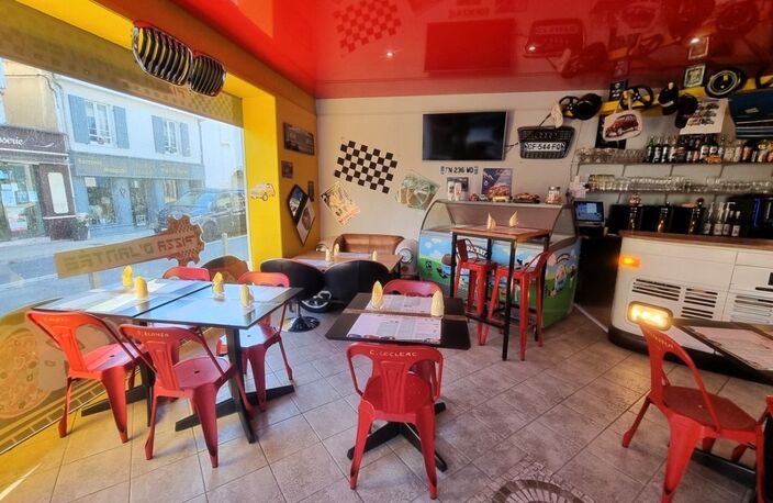 LE CHATEAU D'OLERON (17) emplac N°1 cœur de ville A Vendre le Fonds de Commerce charmante PIZZERIA très réputée — photo 4