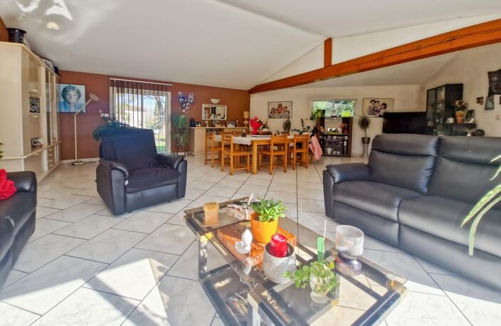 MAISON - 4 CHAMBRES - SPACIEUX - LUMINEUX - CALME - JARDIN - TERRASSE - GARAGE - MODERNE - PISCINE -RAMONVILLE — photo 4