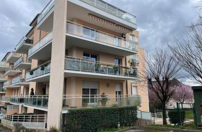 Appartement À Vendre — photo du bien
