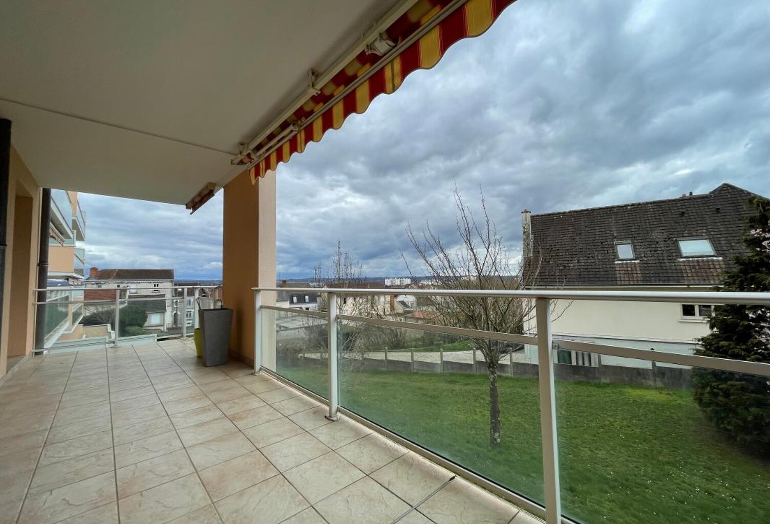 Appartement À Vendre — photo 1