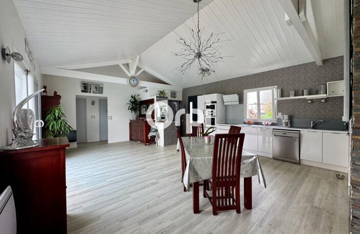 L'EGUILLE - MAISON - 107m² - 3 CHAMBRES - PISCINE — photo 3