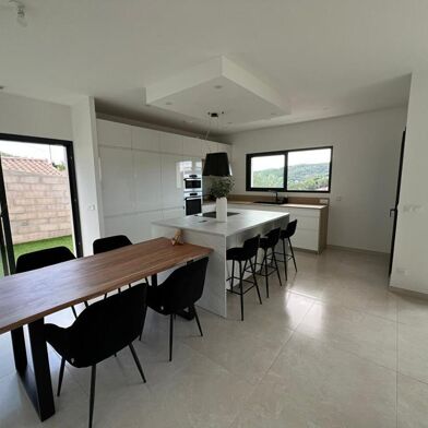 Maison 6 pièces 436800 €