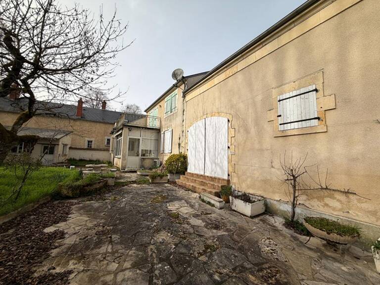 Jolie maison ancienne à rénover à Pougues Les Eaux — photo 1