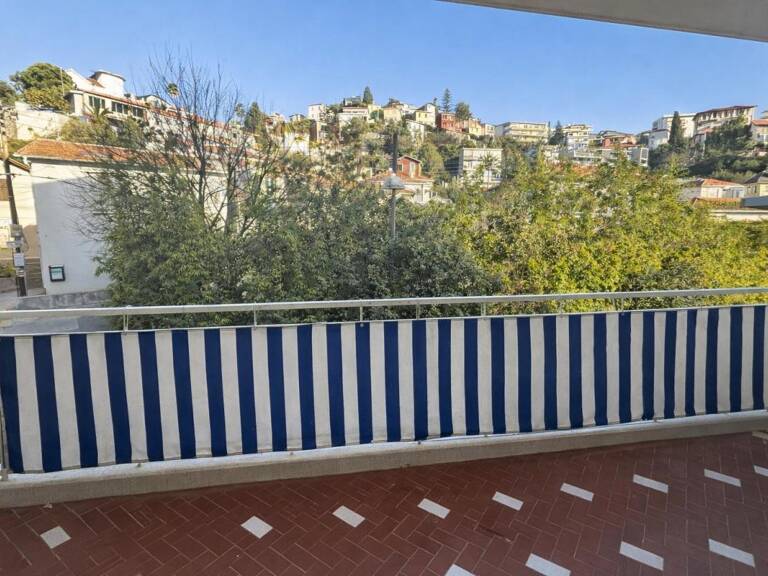 Appartement Nice St Sylvestre 3 pièces 65.50 m2, balcon terrasse et garage — photo 1