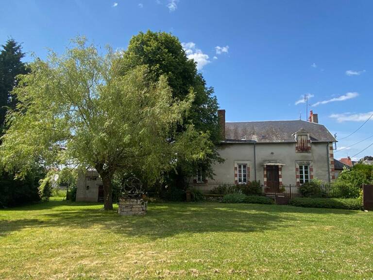 Belle propriété ancienne avec garages et grand terrain - Secteur calme — photo 1