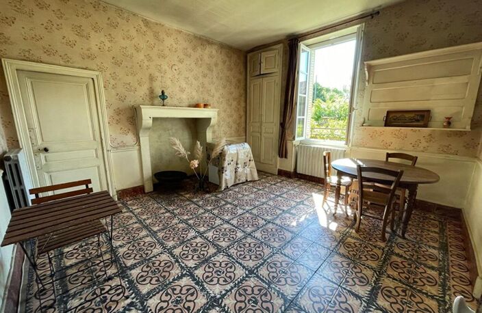 Belle propriété ancienne avec garages et grand terrain - Secteur calme — photo 3