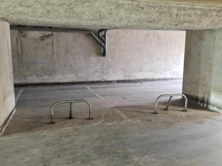 Place de parking couverte 27€ + TVA — photo 1