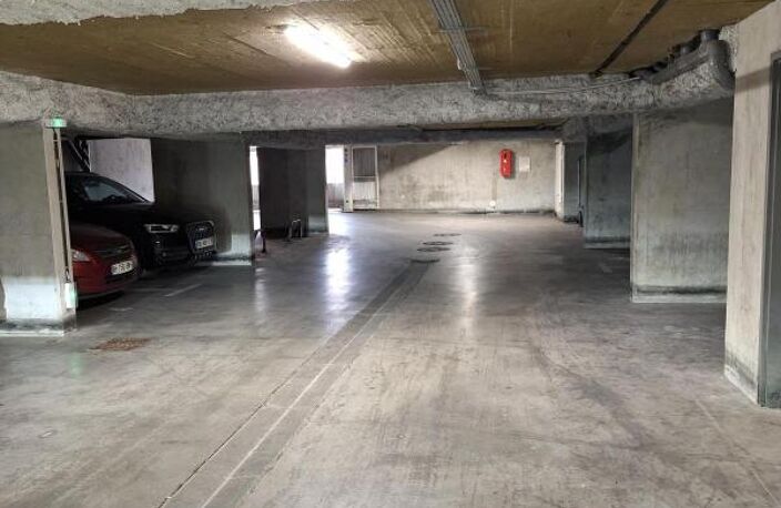 Place de parking couverte 27€ + TVA — photo 5