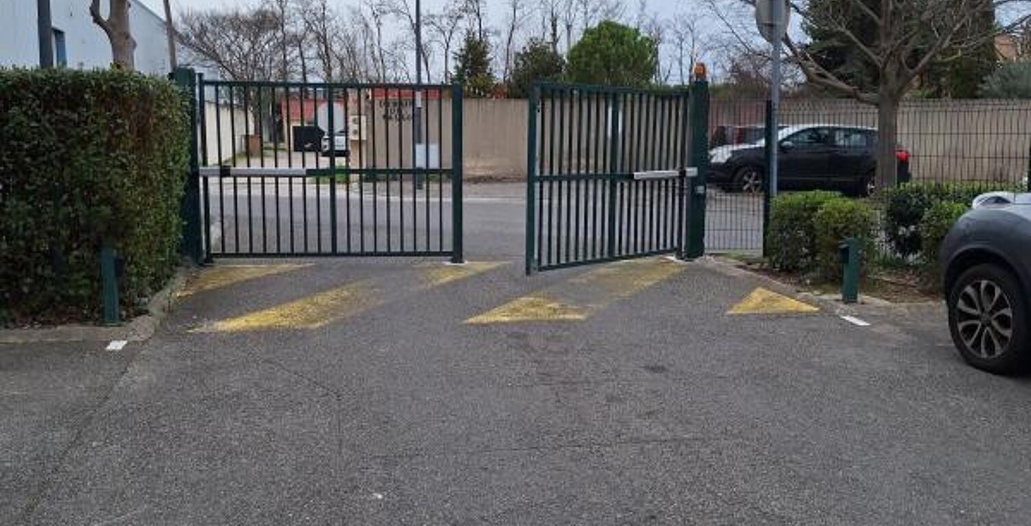 Place de stationnement aérienne 25€ + TVA — photo 1