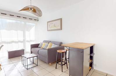 A LOUER - STUDIO MEUBLE situé PROCHE GARE avec PARKING et BALCON — photo du bien