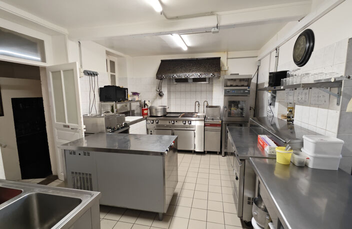 Vente d'un immeuble de rapport + appartement indépndant, sit — photo 4